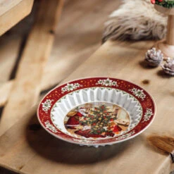 Villeroy And Boch 9.75" Toys Fantasy Bowl, Santa Brings Gifts -Villeroy & Boch 1483323631 a3
